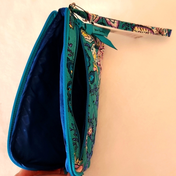 New Vera Bradley RFID Slim Wristlet - Picture 5 of 7